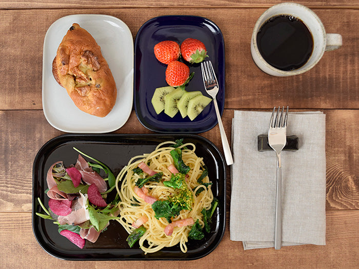 Estmarc 10.6" Square Trays/Plates Set of 2 - Black