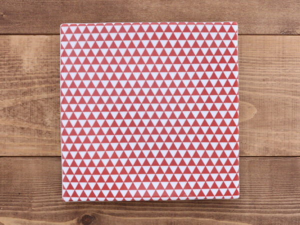 Yama 7.8" Red and White Square Plates Set of 2 - Mountain