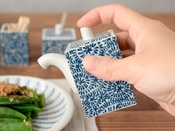 Square Shaped Oil and Sauce Dispenser Bottle - Tako Karakusa