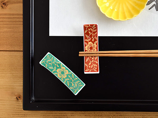 Chopstick Holders Beautiful Japanese Arabesque Design (Cutlery Rest) Set of 4 (2 Red & 2 Green) Flowers