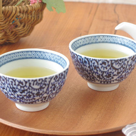 6.7 oz Retro Modern Japanese Tea Cup Set of 4 Japanese Arabesque (Tako Karakusa) White x Blue