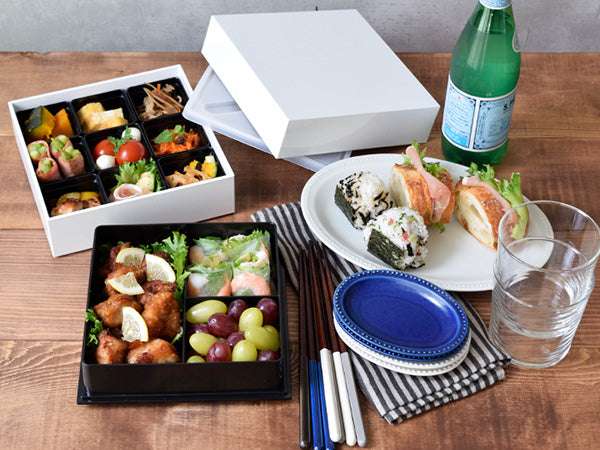 2-Tiered White Square Jubako Box with 4 Sets of Chopsticks